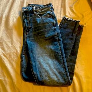 American eagle, The dream Jean. Dark wash, stretch, skinny jeans. High wasted